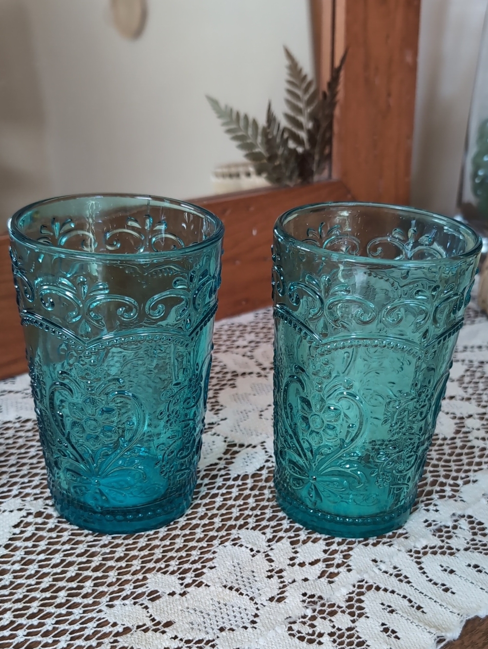 Pioneer Woman Amelia Teal Blue Embossed Glass Tumbler Set - Home Dining 15oz Set